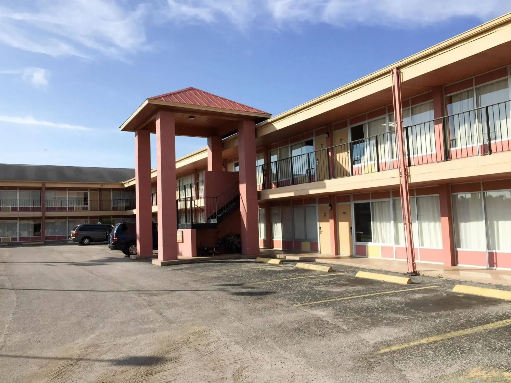 Motel 6 Englewood