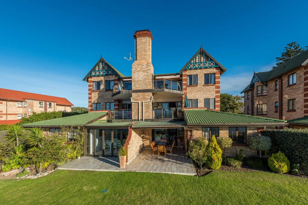 Beacon Wharf , George Hay 6 Seafront Accommodation