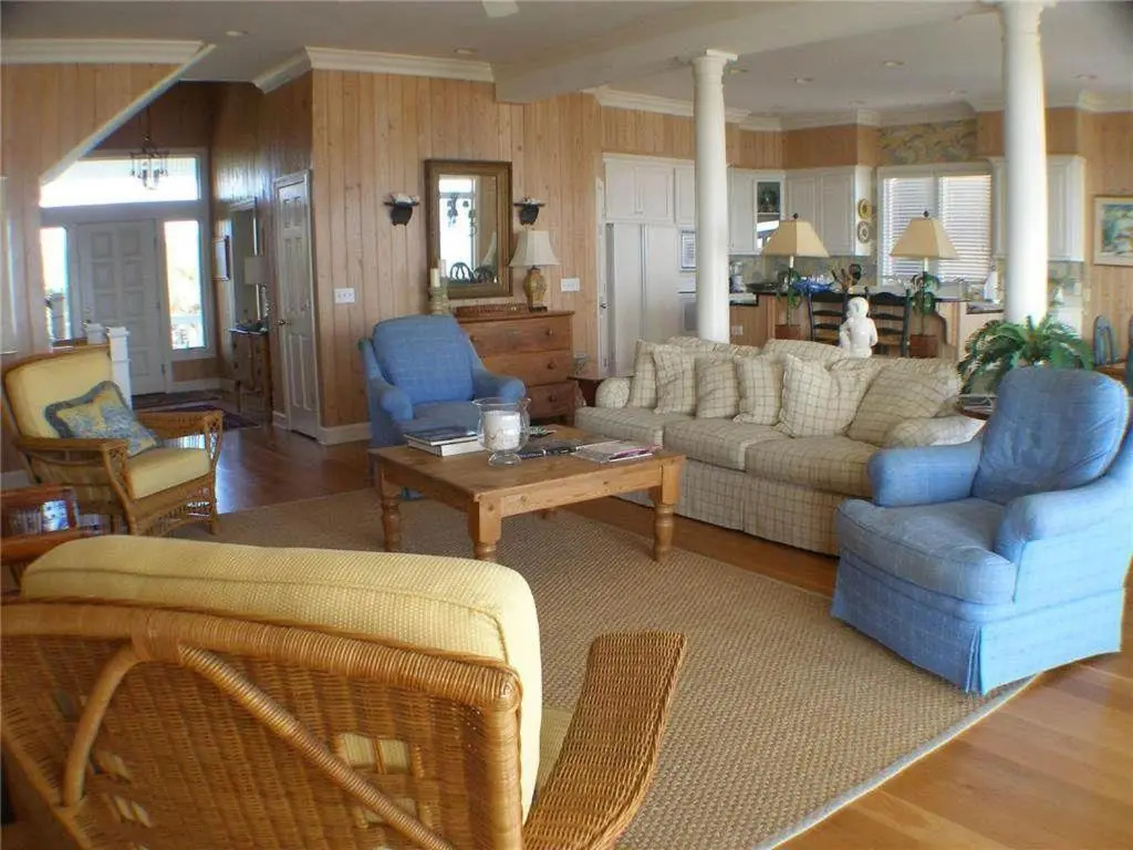 5 Bedrooms Cottage