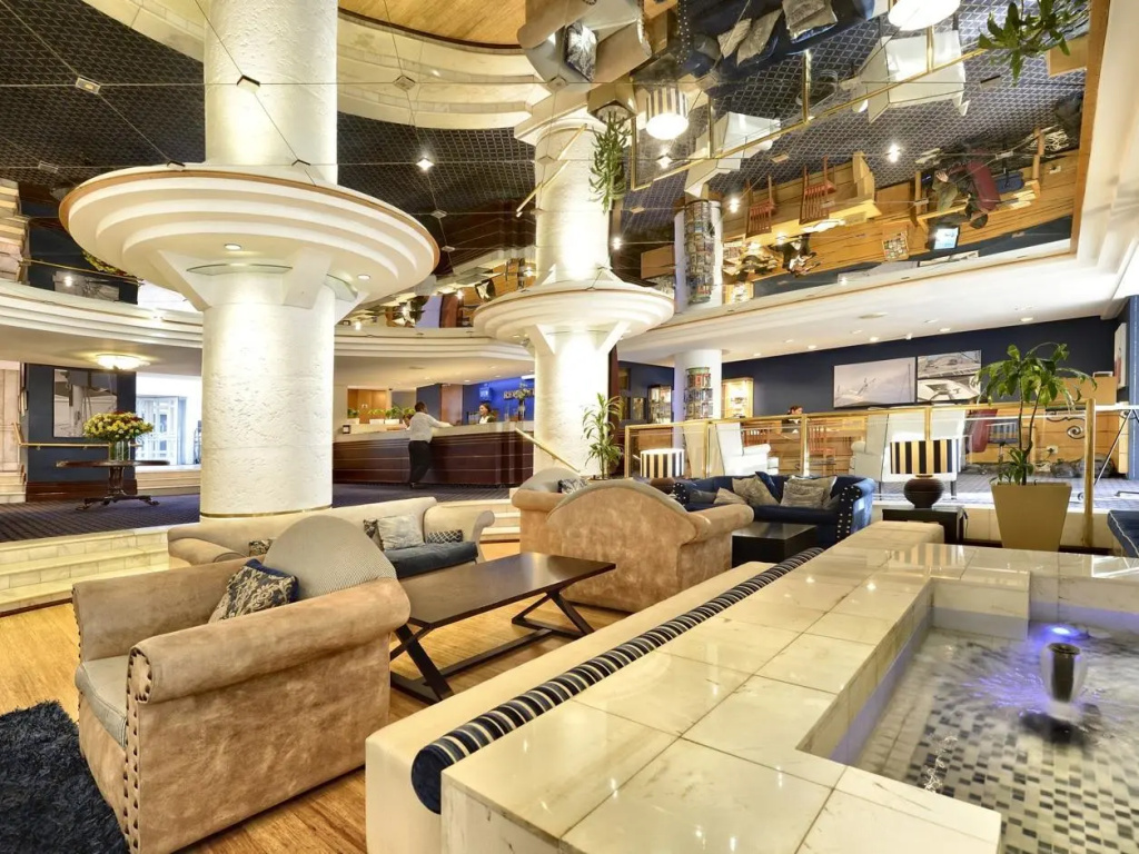 Peninsula All-Suite Hotel by Dream Resorts
