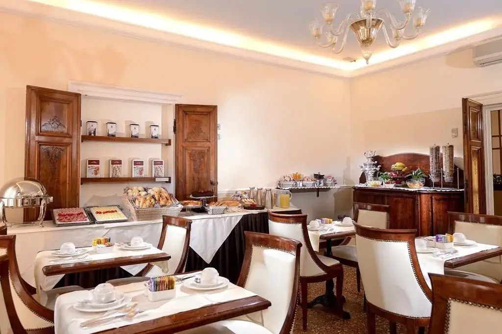 Hotel Dell'Opera - Général