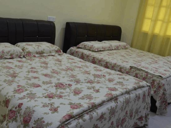 Penarak Bamboo Beach Motel