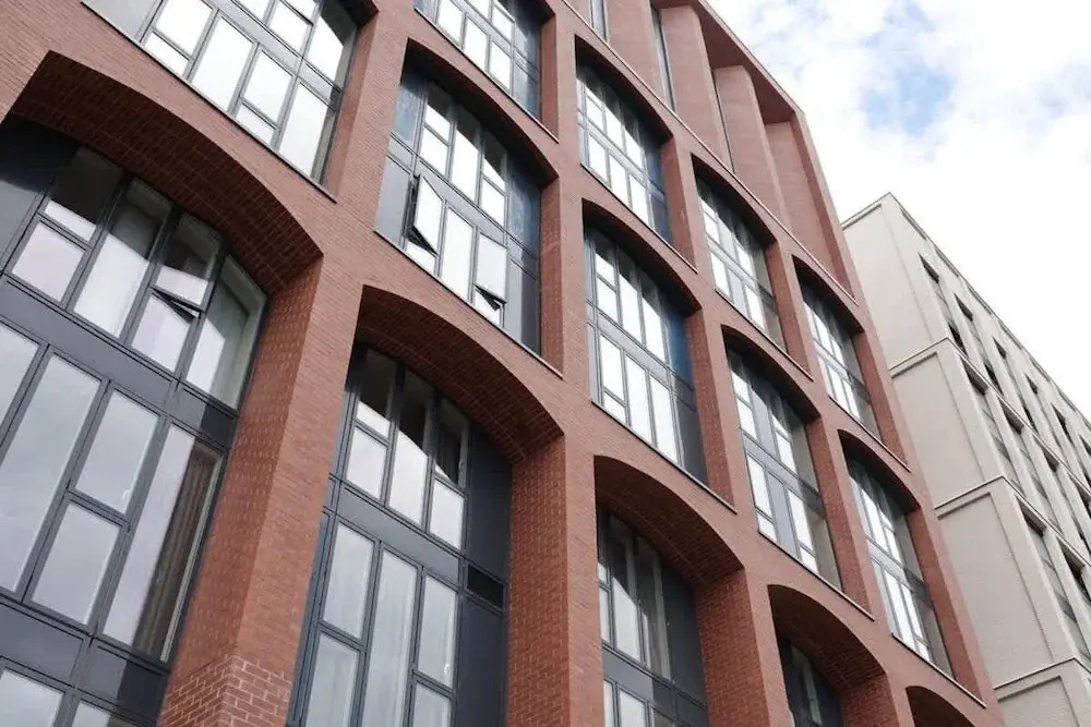 Joyful - 2 Ensuite Flat in M15
