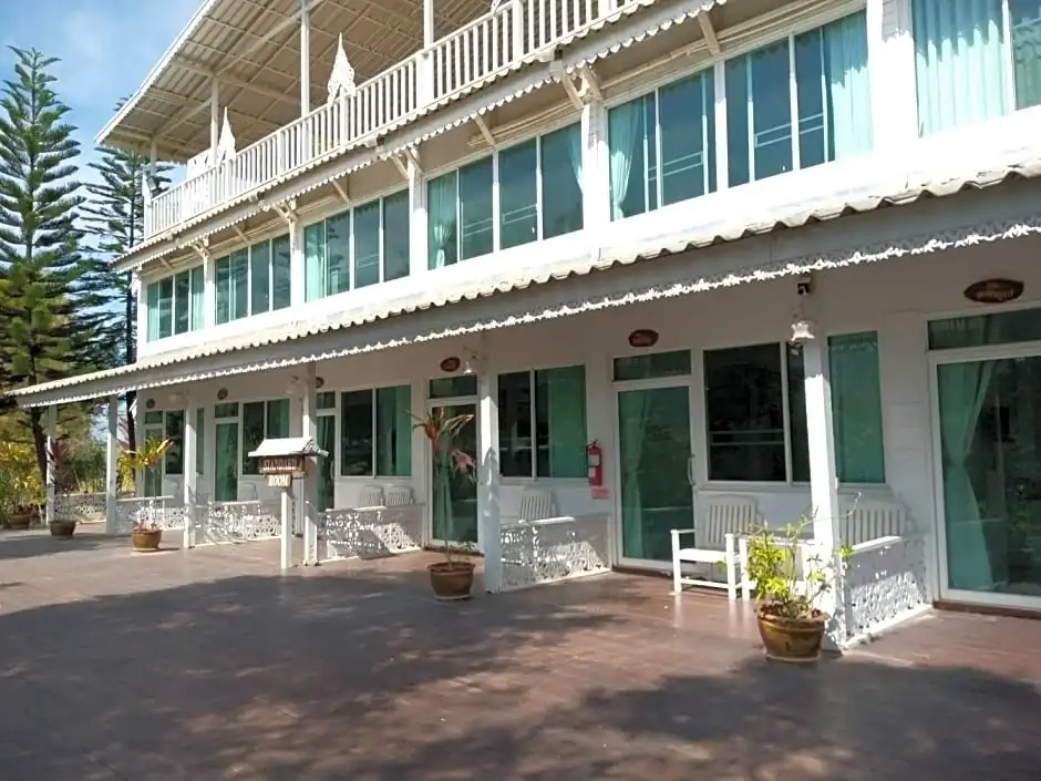 Khaokor Whitehome Resort