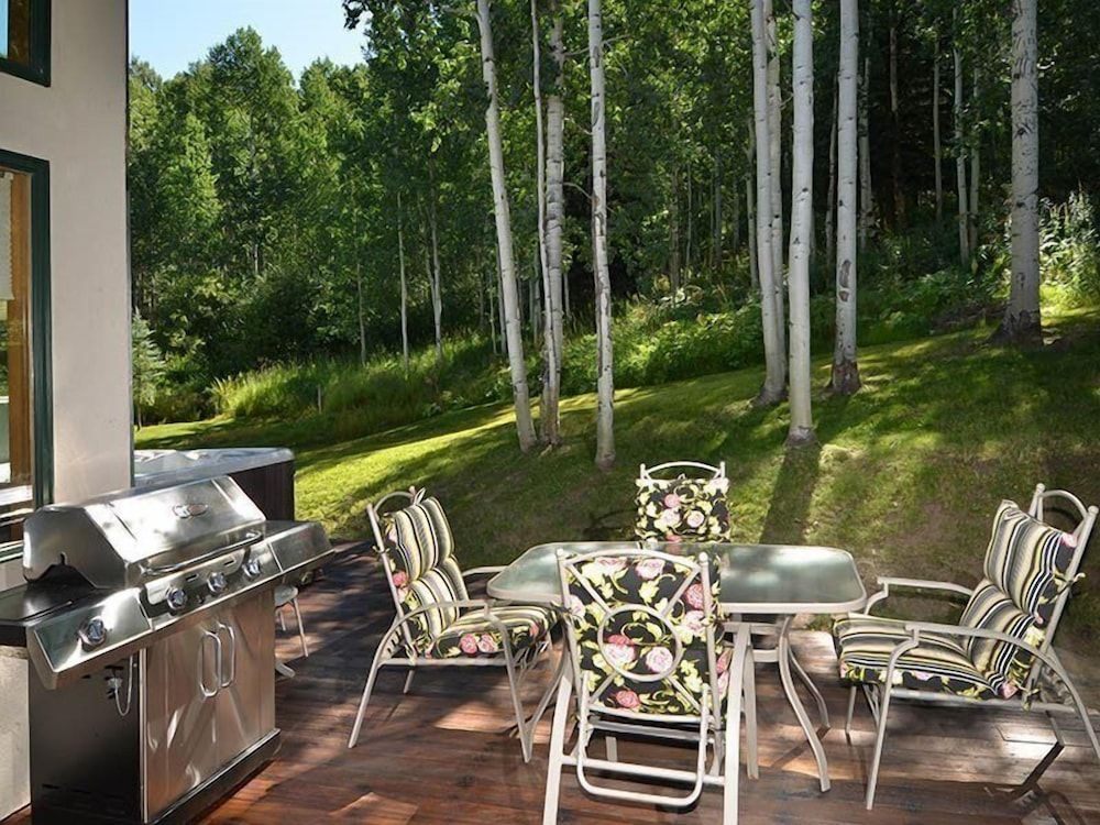 Meadow Brook Chalet