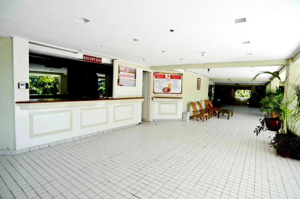 Lobby & Reception