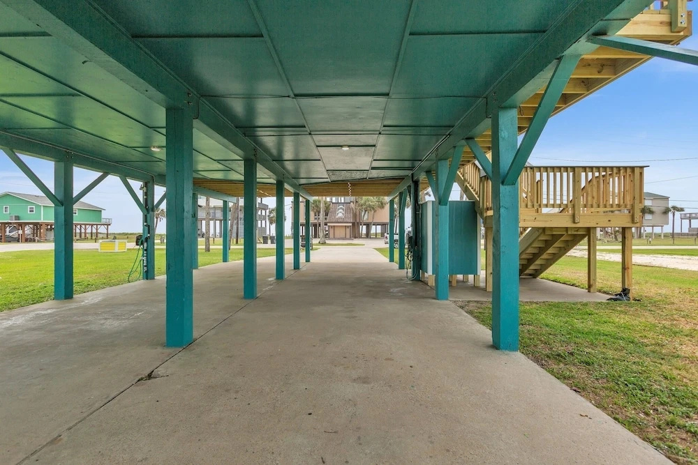Alsup House In Jamaica Beach 3 Bedroom Home by Redawning