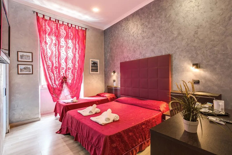 Standard Triple room