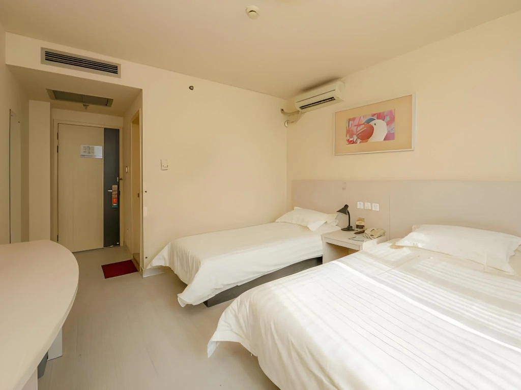 Отель Jinjiang Inn Beijing Jiuxianqiao в Пекине
