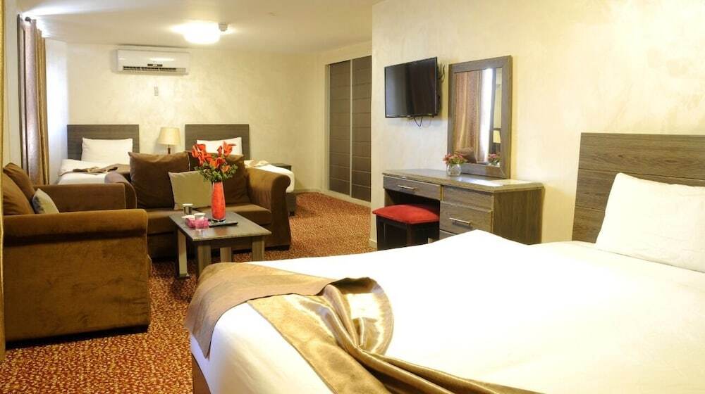 gallery_image_hidden_23