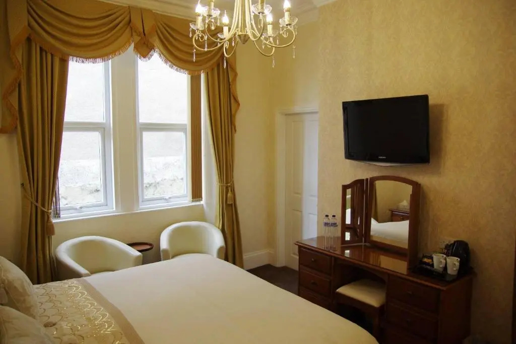 Standard Double Basement room (twin beds)
