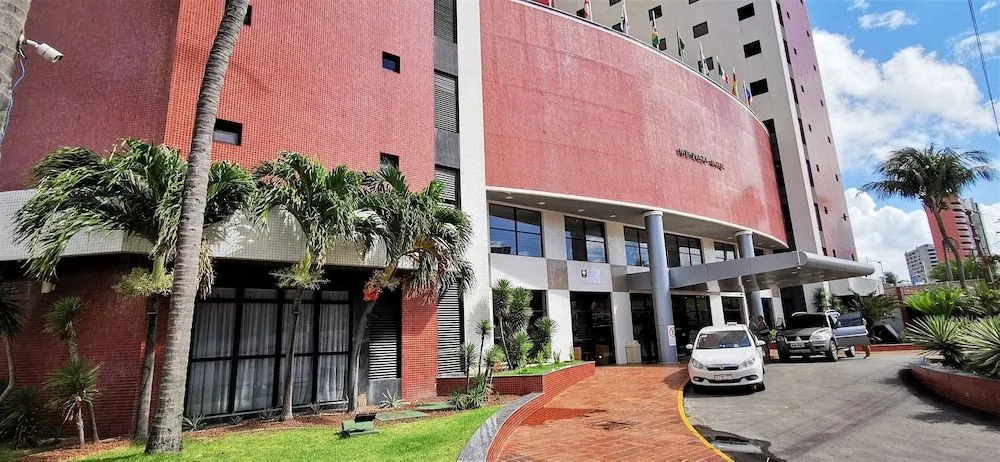 SEAFLATS Iate Plaza Hotel — фото