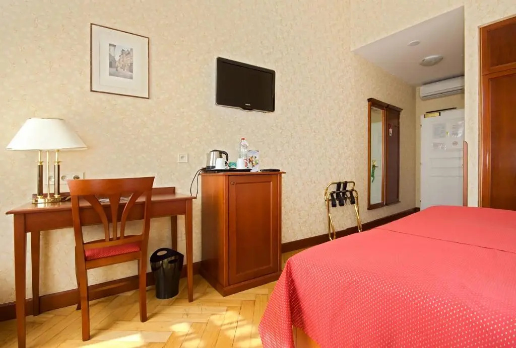 Standard Double room (full double bed)