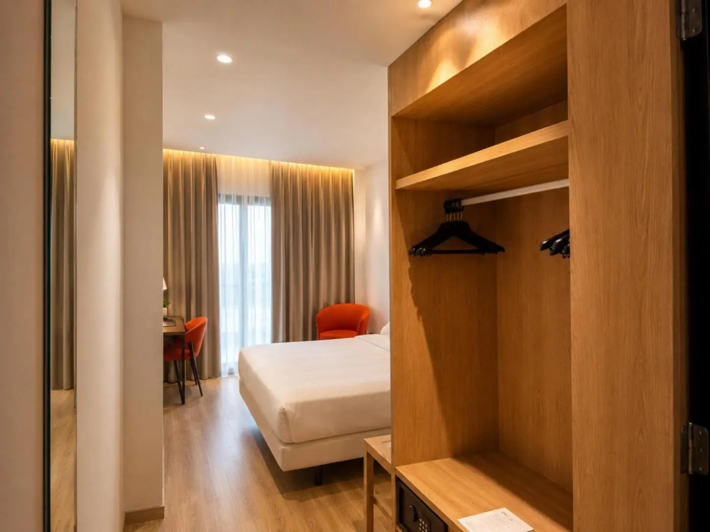 Hotel Chi — 5
