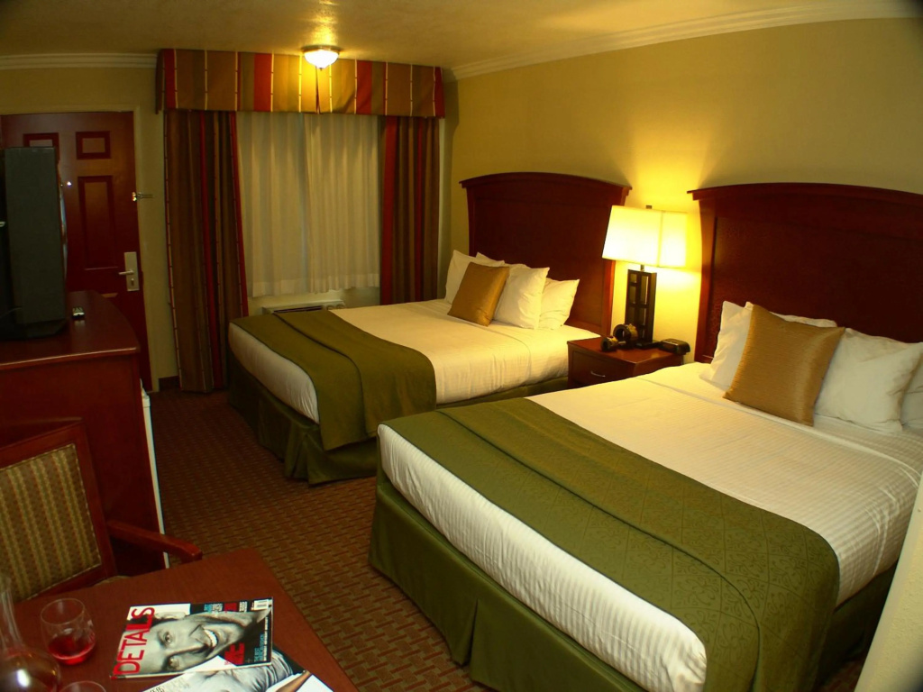 Quality Inn & Suites, Santa Cruz Mountains image 2