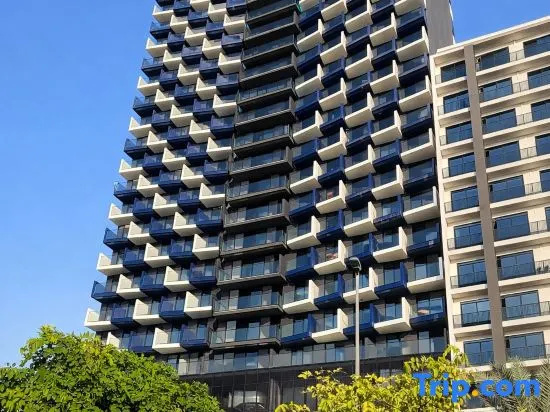 1 BR with 02 beds sleeps 4 in Binghatti Crest JVC