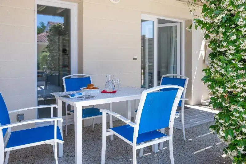 1 Bedroom Quadruple Apartment with balcony