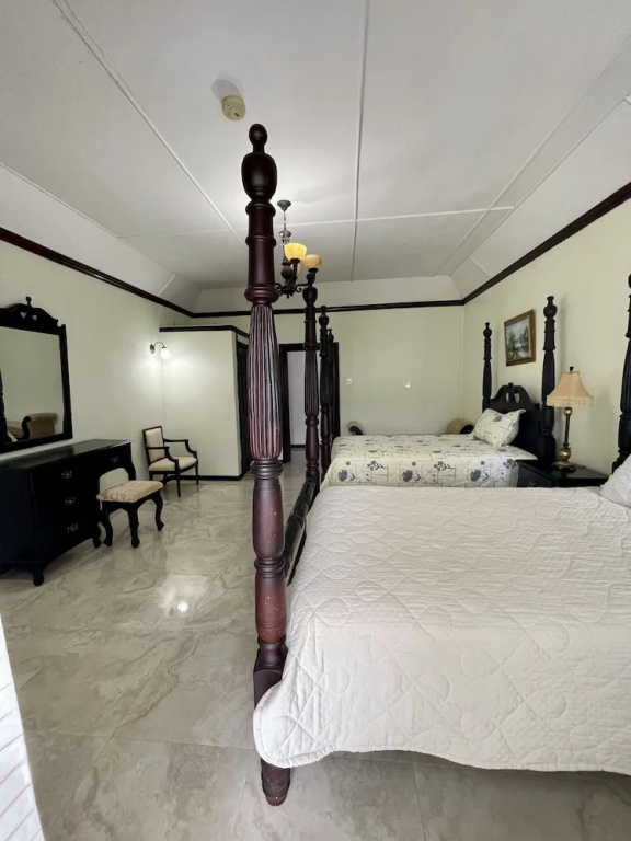Luxury Suite with balcony