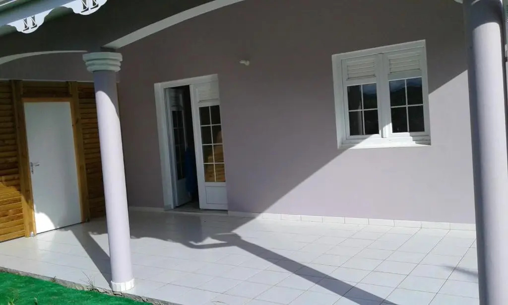 Maison de 2 chambres avec jardin clos et wifi a Sainte Anne a 5 km de la plage