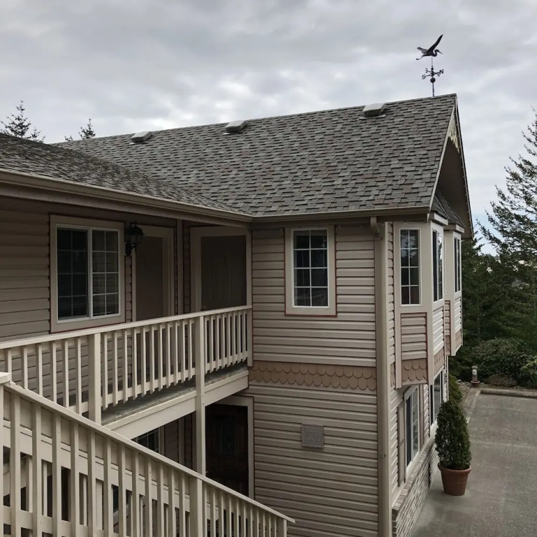 Landmark Inn