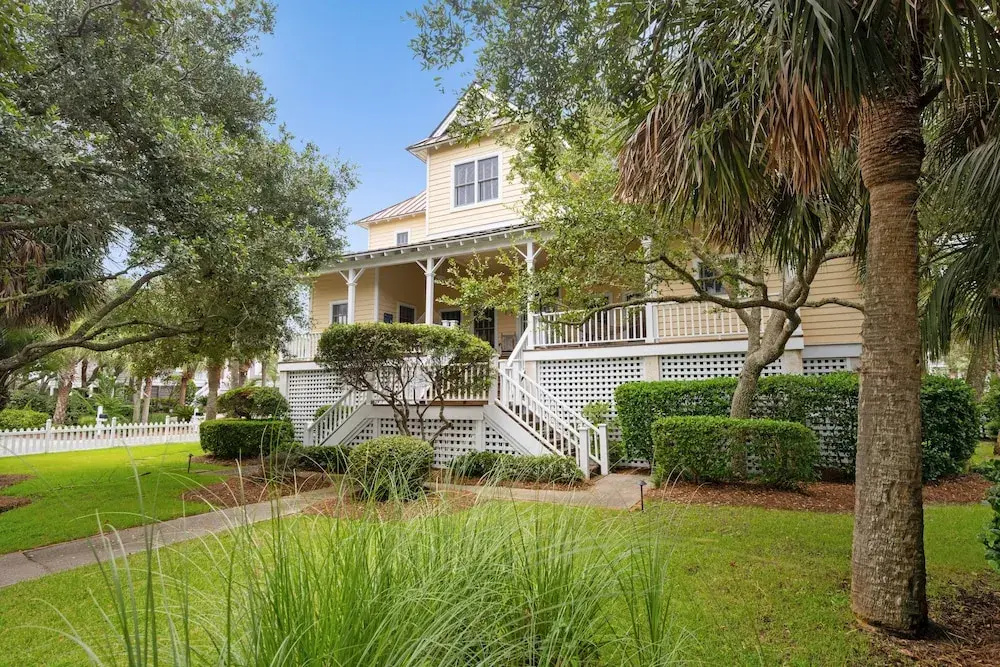 Screened Porches, Decks, Rockers, Hammocks And An Upstairs Balcony With Ocean Views 5 Bedroom Home by Peace Vacations