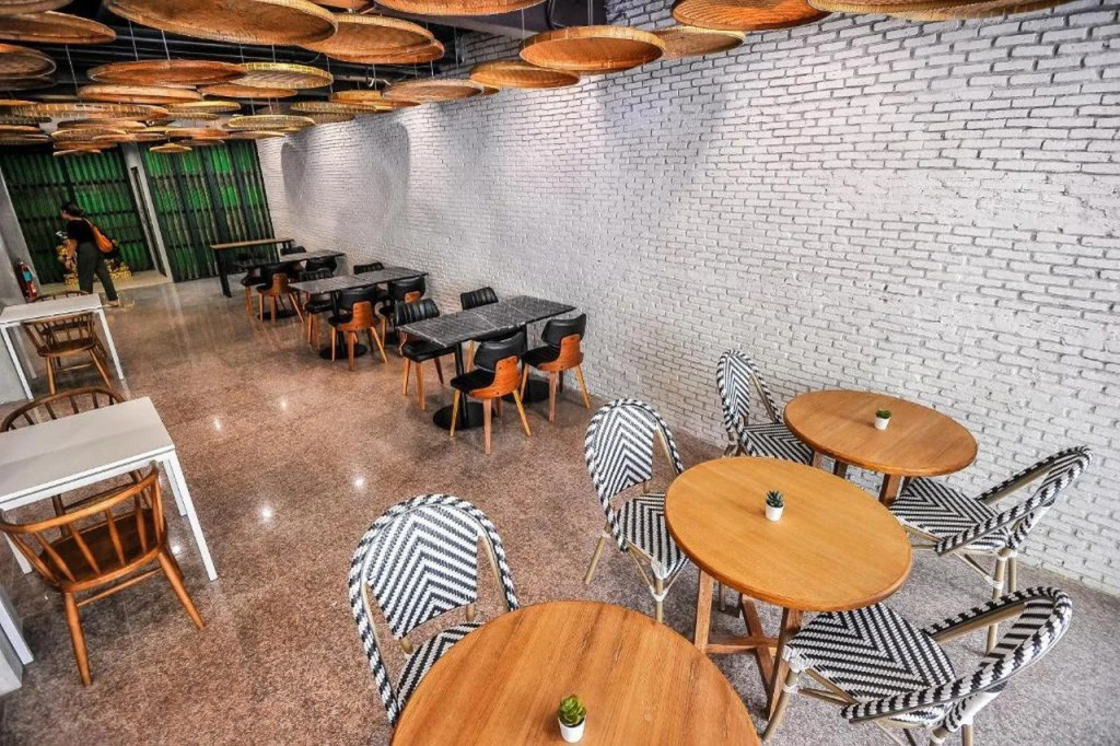 Food & Beverage