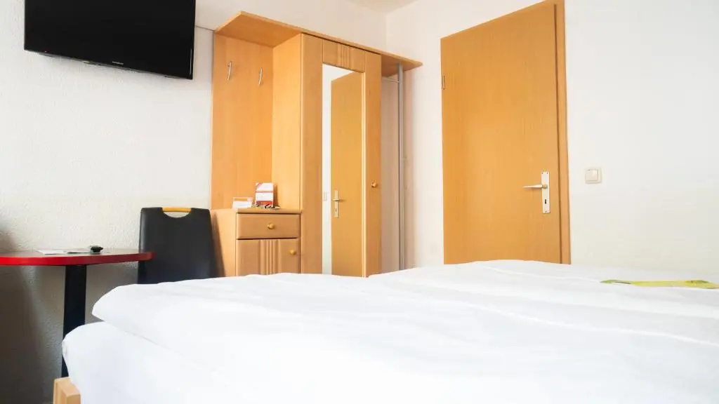 Economy room