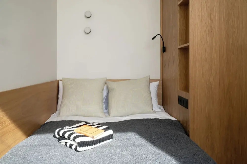Deluxe Double room (full double bed)