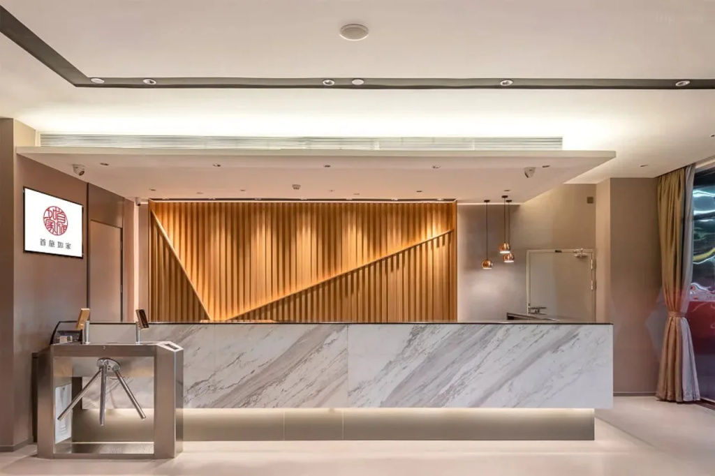 Lobby & Reception