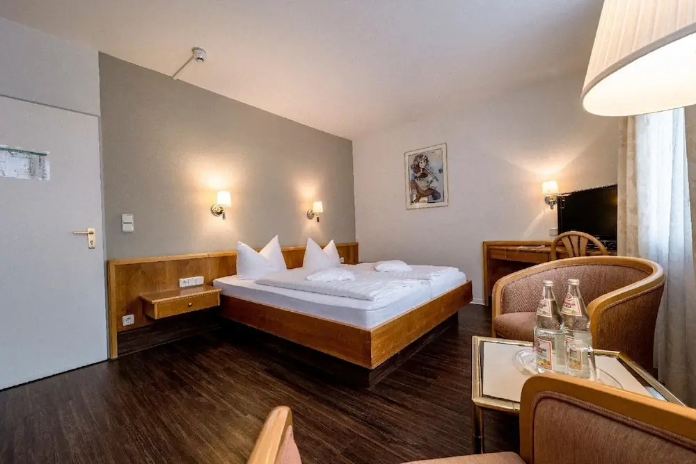 Standard Double room (full double bed)