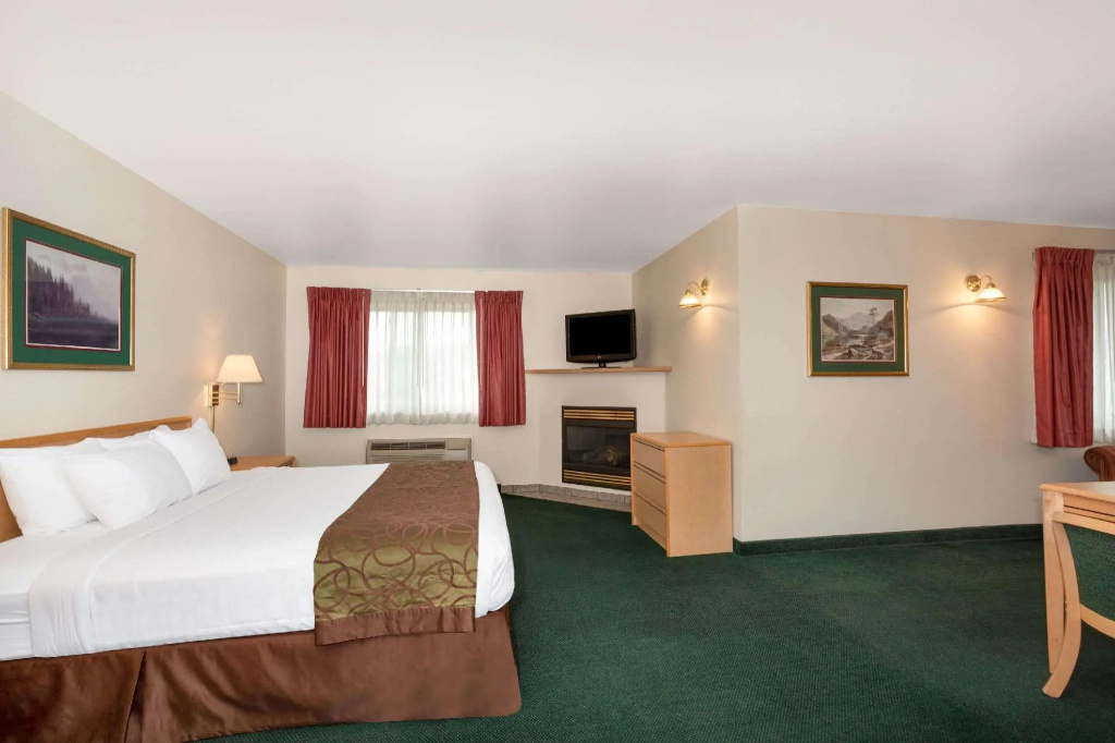 Double Suite (full double bed)