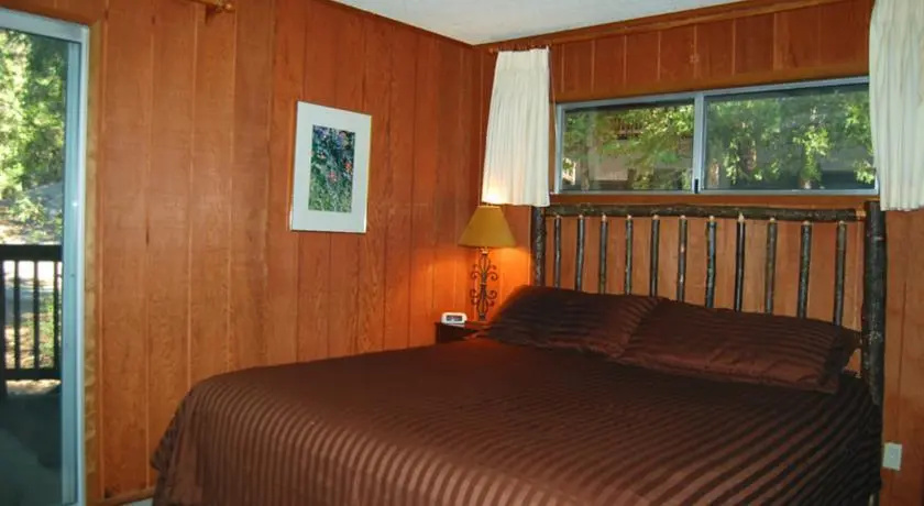 RedAwning Cabin #12B Raccoon Hollow