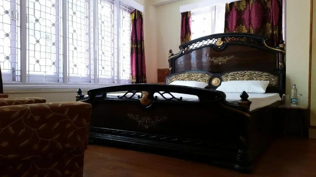 Deluxe Double room (full double bed)