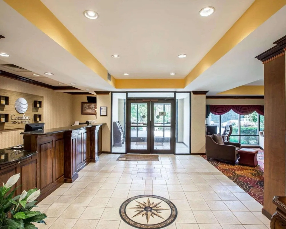 Lobby & Reception