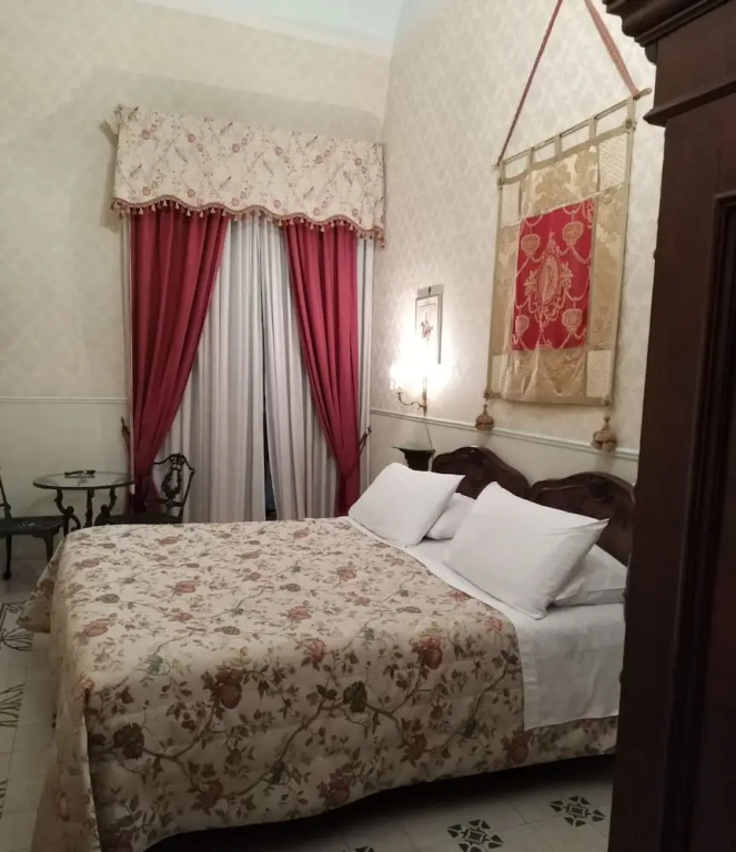 1 Bedroom Classic Double room with balcony (full double bed)