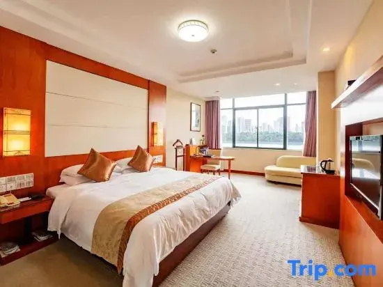 行政套房，庭院景觀，雙人床