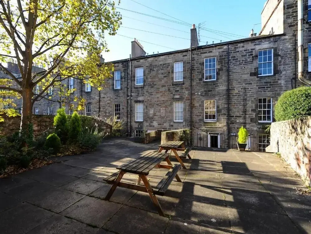 Destination Edinburgh Apartments- Southside Apartments