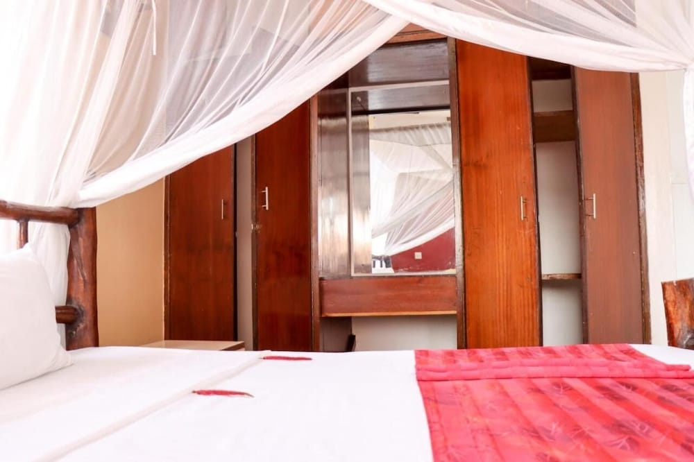 Executive Double room (full double bed)