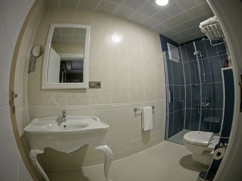 Deluxe Double room with balcony (full double bed)