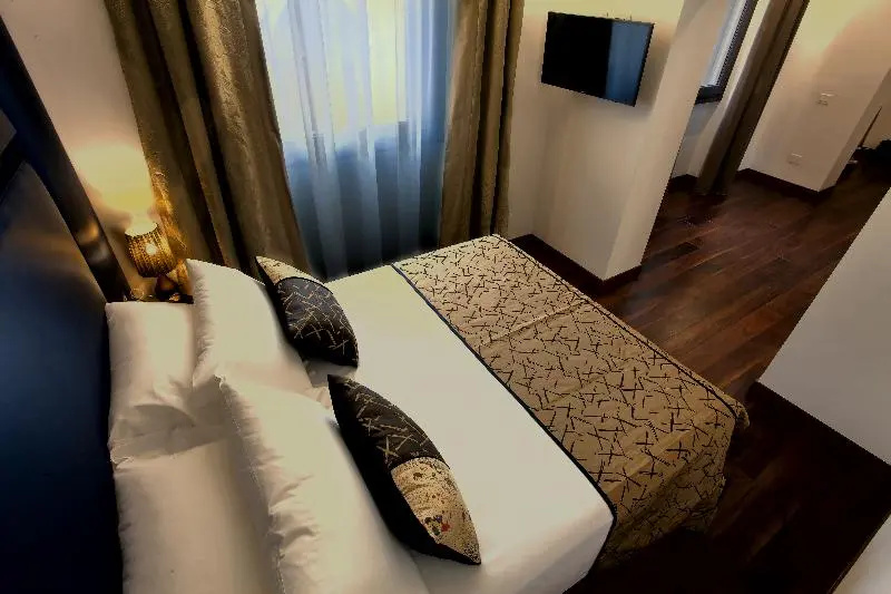 Deluxe Double room with balcony (full double bed)