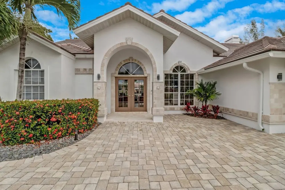 2203 Cape Coral Pkwy W