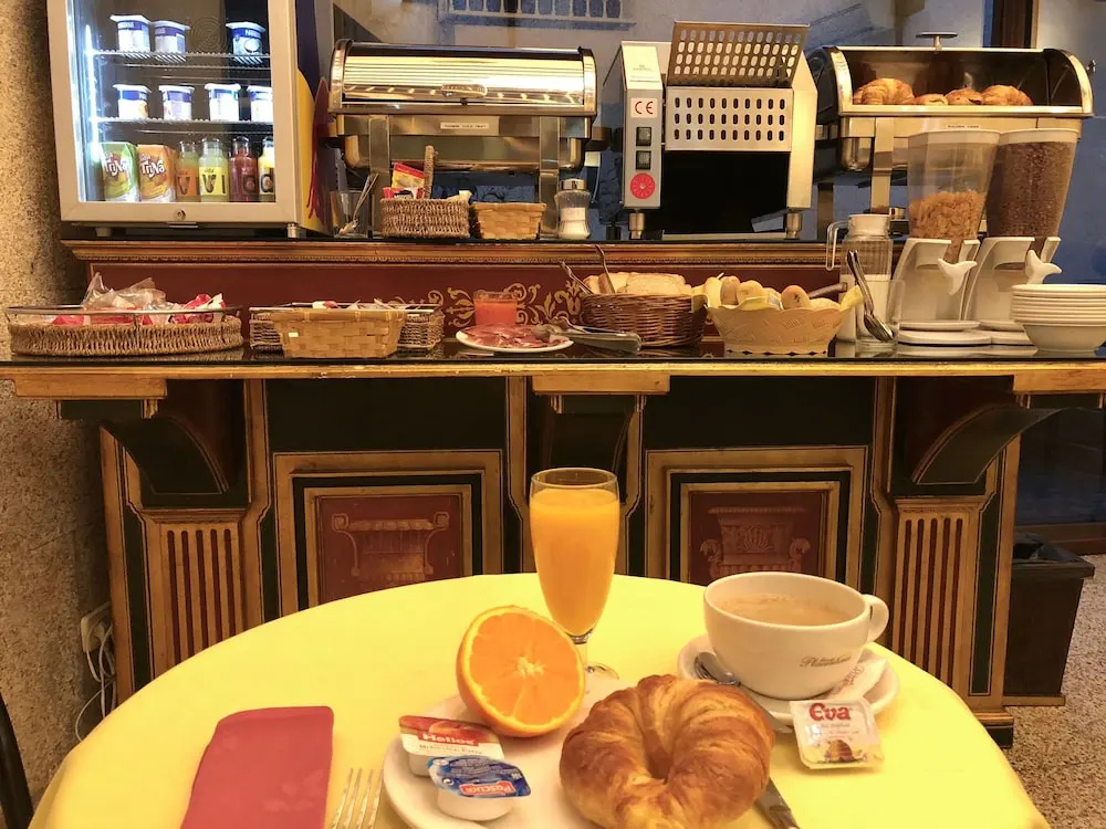Hotel photo 11