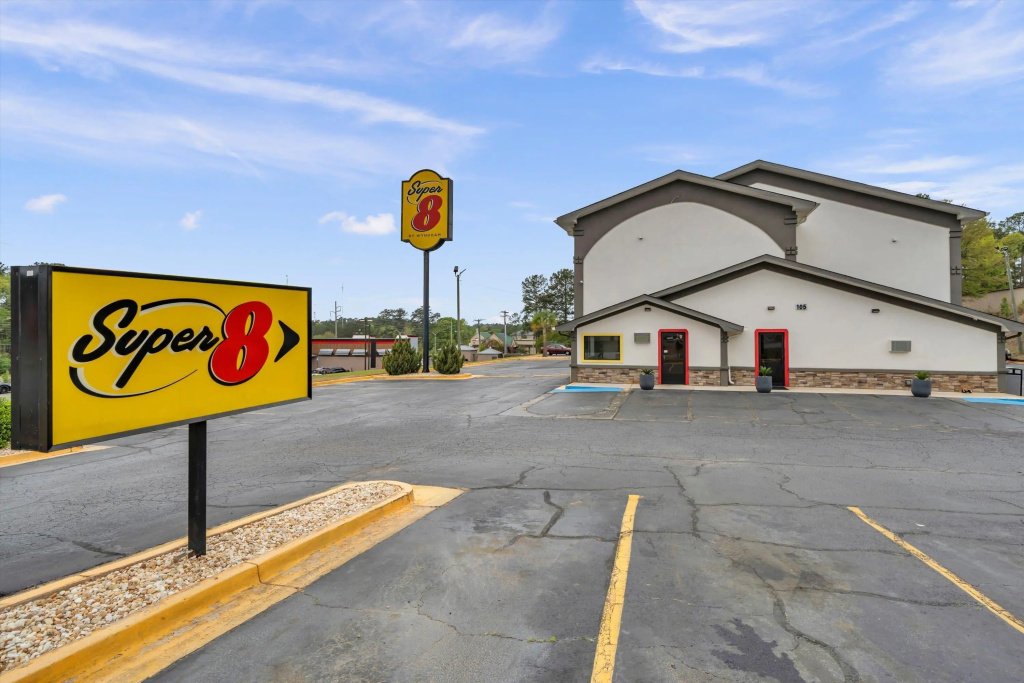 Super 8 by Wyndham Warner Robins