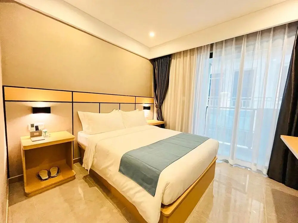 Standard Double room with balcony and with city view (full double bed)