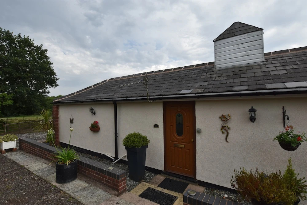 Little Rushbrook Cottages