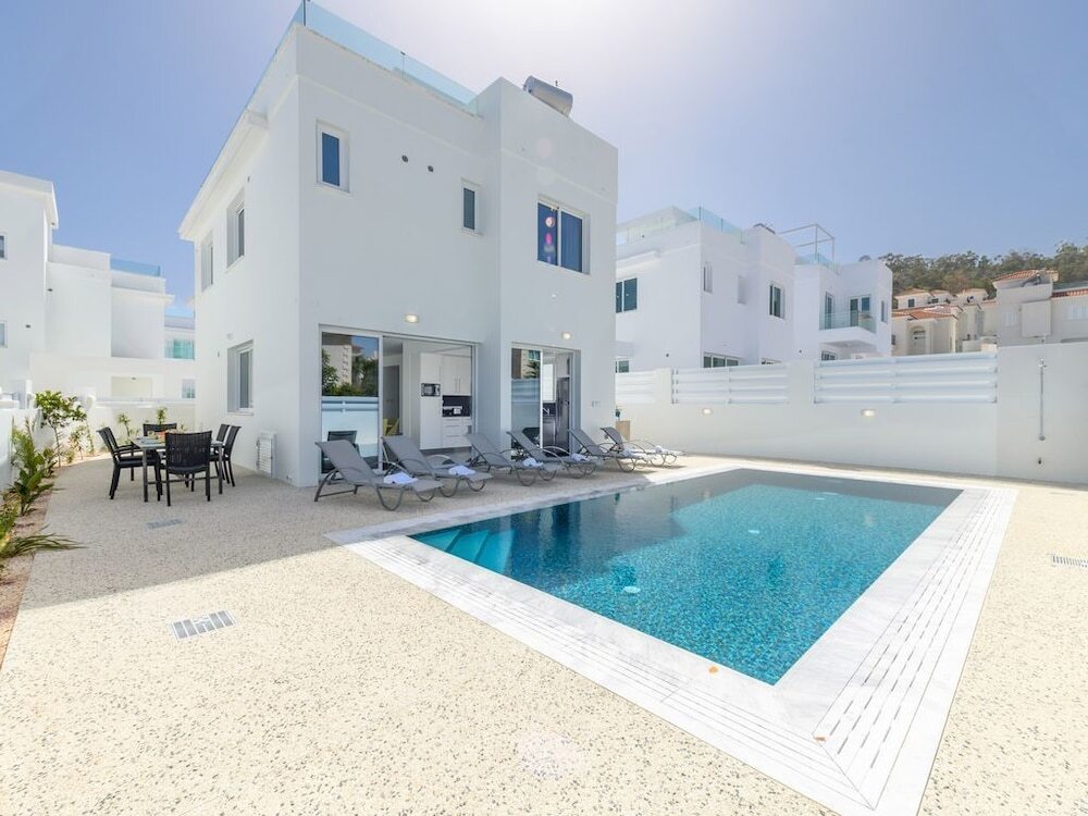 Отель Green Bay Villa No17 в Протарасе