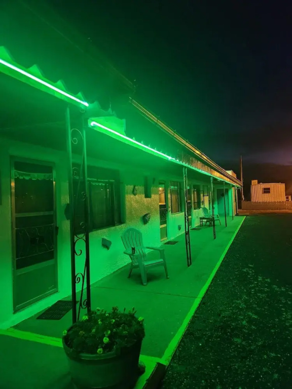 Maverick Motel and Glamp Ground - фото 2