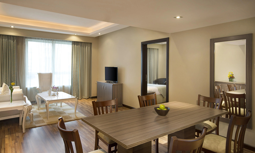 Pearl Swiss Hotel 10
