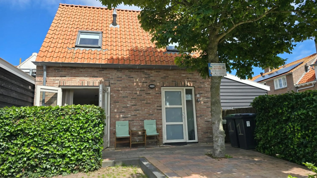 DPO40 Modern holiday home just 2 min from the beach
