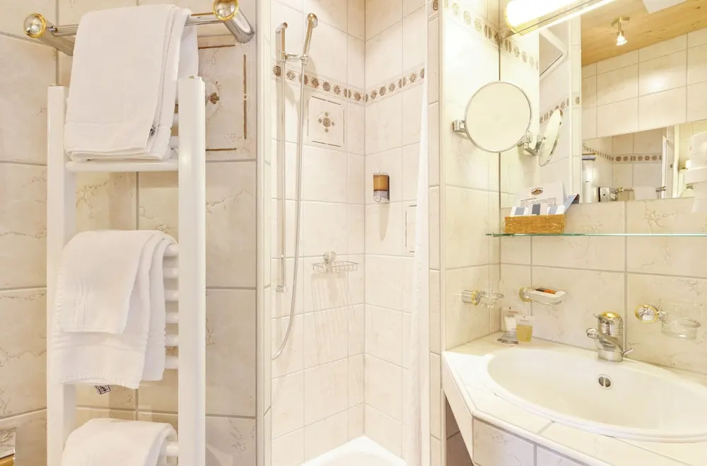 Schweizerhaus Swiss Quality Hotel - Chambres